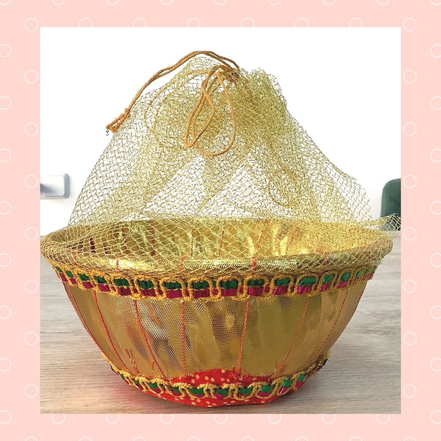 Golden Fancy Gift Basket | Golden Fancy Gift Basket with 19cm in diameter