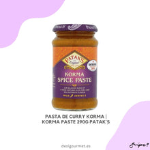 Cargar imagen en el visor de la galería, Discover the rich, creamy flavor of Patak&#39;s Korma Spice Paste. Perfect for mild, aromatic curries. Available in a 290g jar. Shop now at desigourmet.es.