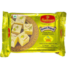 Load image into Gallery viewer, Dulce tradicional “Soan Papdi” | Soan Papdi 250g Haldiram&#39;s