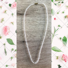 Load image into Gallery viewer, Joyas artificiales Collar brillante con cuentas de cristal blanco | Artificial White Crystal Beads Shiny Sparkling Necklace