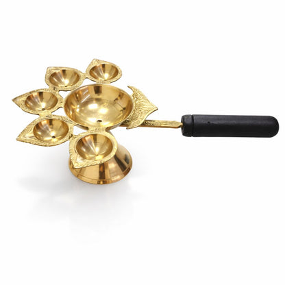 Diya (lámpara) de Latón | Brass Panch 5- face Aarti Diya with Wooden Stand (23cm Length)