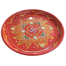Load image into Gallery viewer, Plato decorativo para Pooja | Red Coloured Decorated Thali  For Pooja (Medium)