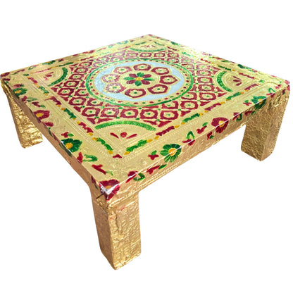 Chowki de madera para puja con forma de cuadrado dorado | Golden Square Wooden Chowki for Pooja