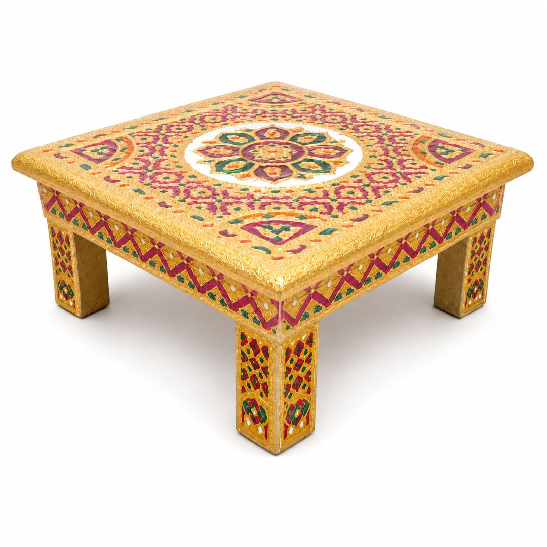 Chowki de madera para puja con forma de cuadrado dorado | Golden Square Wooden Chowki for Pooja