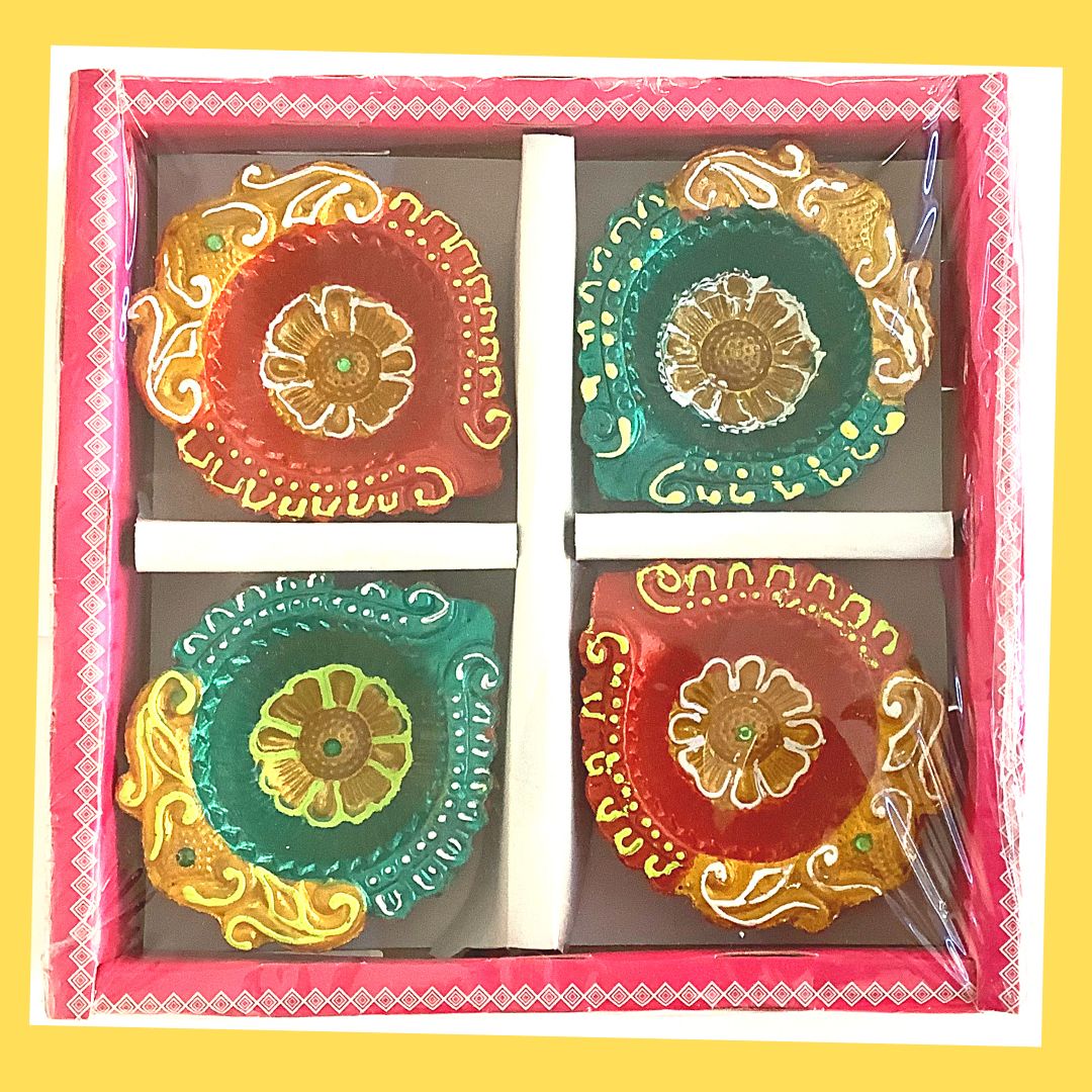Diya (lámpara) de arcilla | Pooja Decorated Diwali Mitti Diya set of 4pcs.